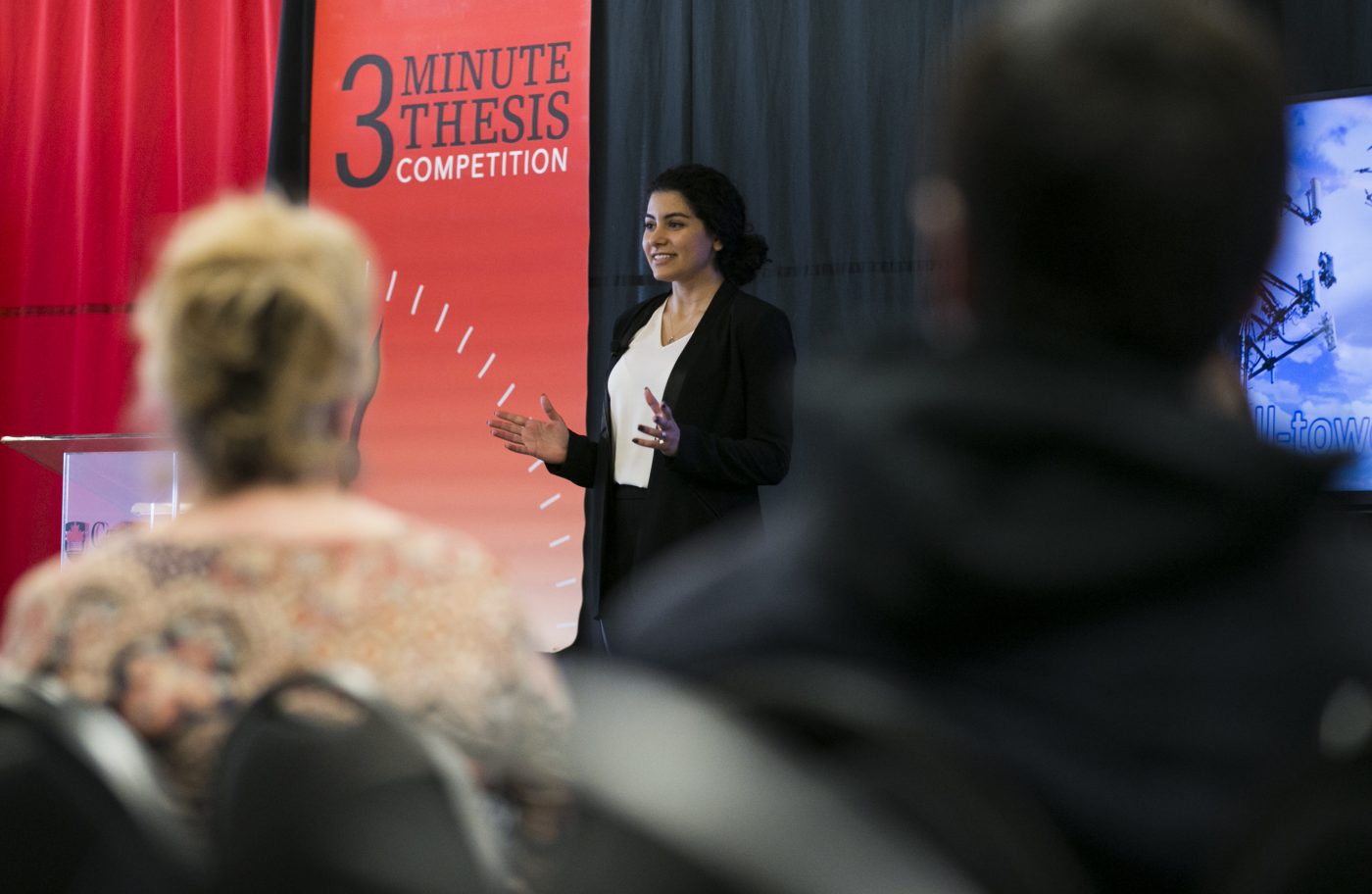 Irem Bor presenting during 3MT